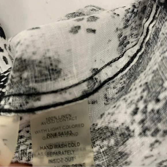 Calvin Klein Linen Blouse Top Woman 2X Snake Print Buttons Black White - Picture 9 of 12